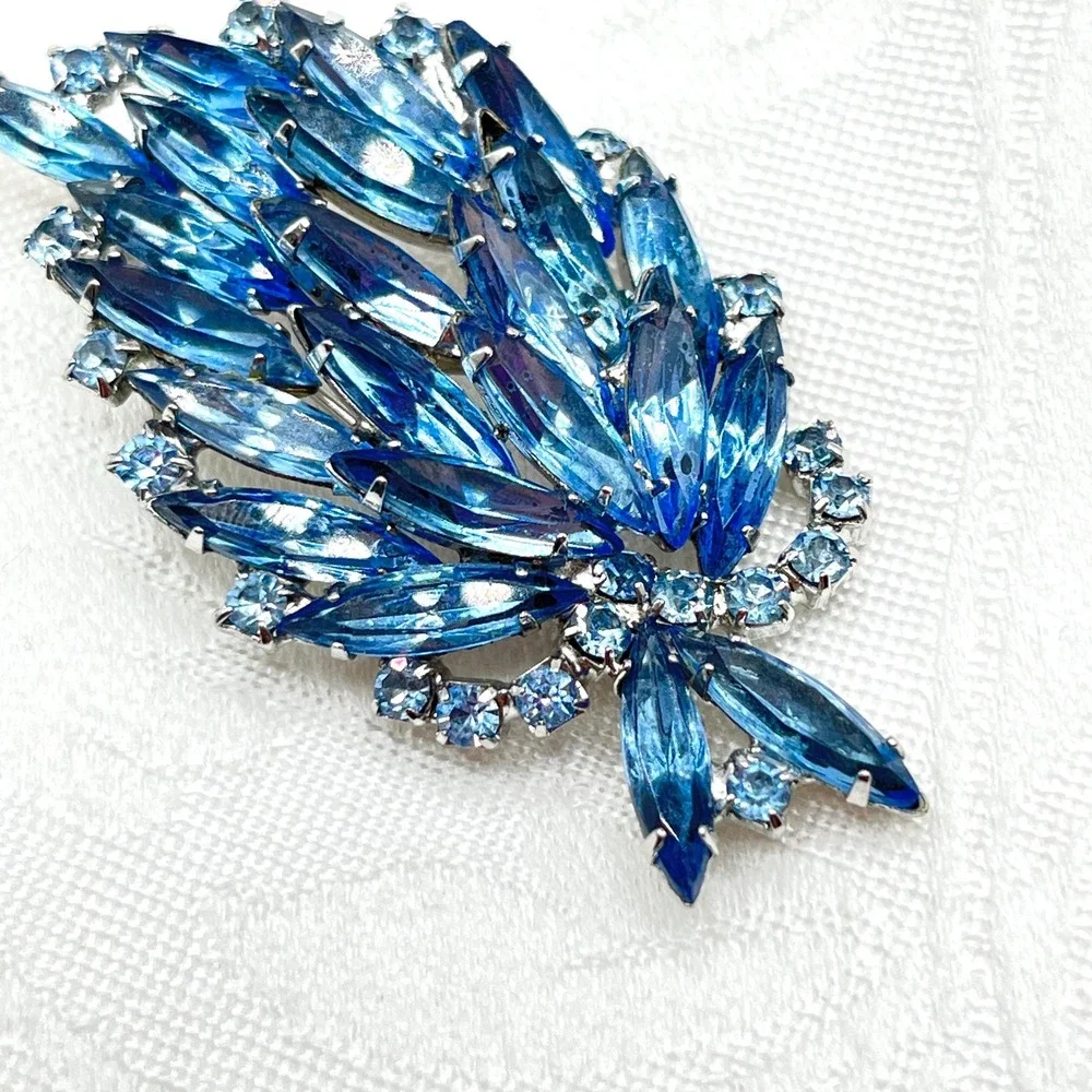 Vintage Blue Navette Marquise Rhinestones Silver Tone Leaf Bundle Brooch